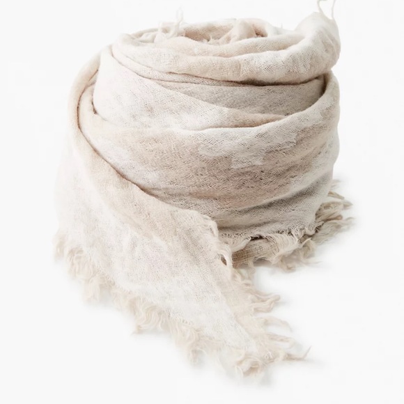 Wilfred triangle mosaic 100% scarf ASO Meghan Markle - Picture 2 of 6